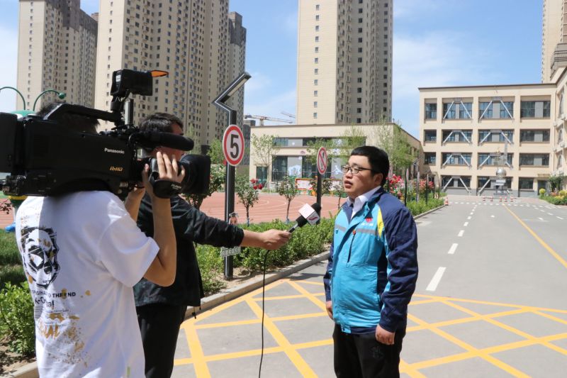 5.開新局——與會媒體到現(xiàn)場參觀并對項目管理人員進行采訪